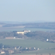Pohled z hradu na Zbiro�sk� z�mek